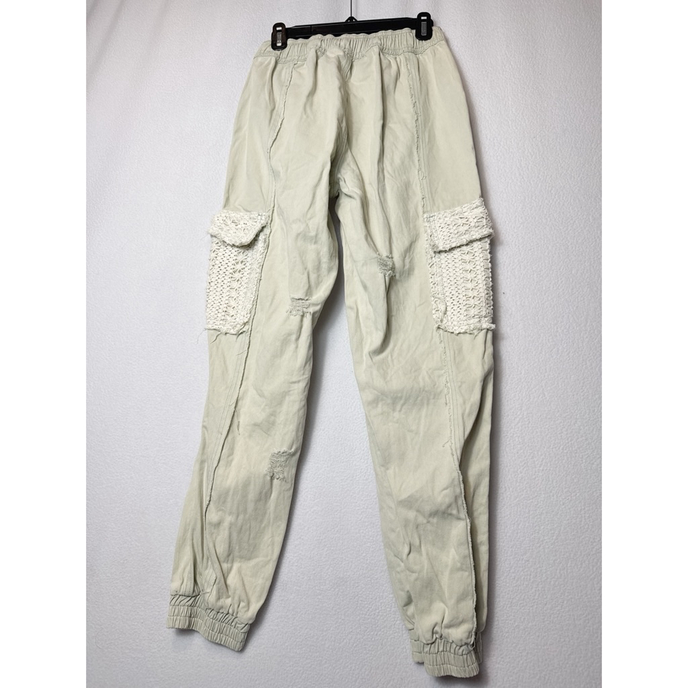 NWOT POL Pistachio Crochet Jogger Pants – High-End Boutique Small - Picture 3 of 5